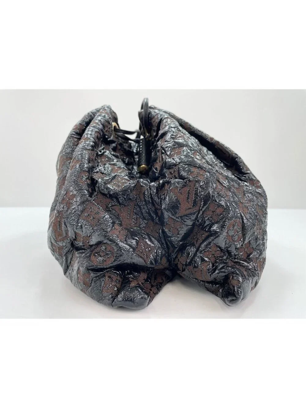 Louis Vuitton Shoulder Bag Squeaky